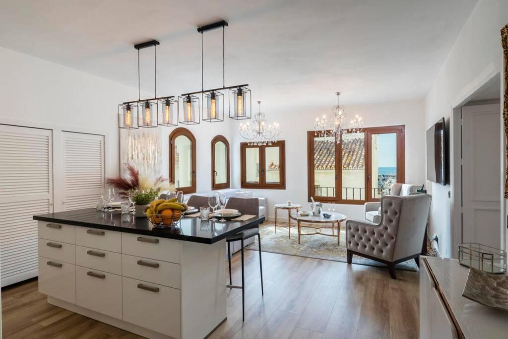 Puerto Banus second line, luxury apartement Marbella Esterno foto